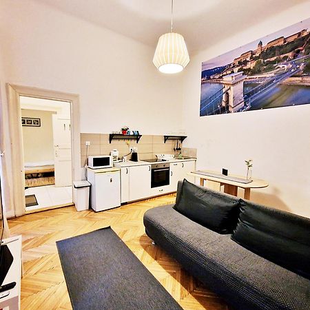 Free Parking Sega Rally Apartment Budapest Exterior photo